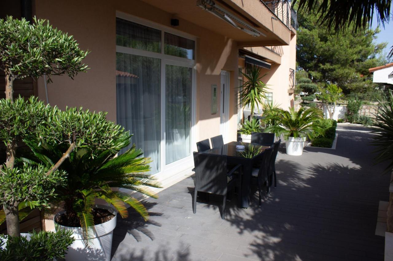 Apartments Villa Jelena Vodice Exterior foto