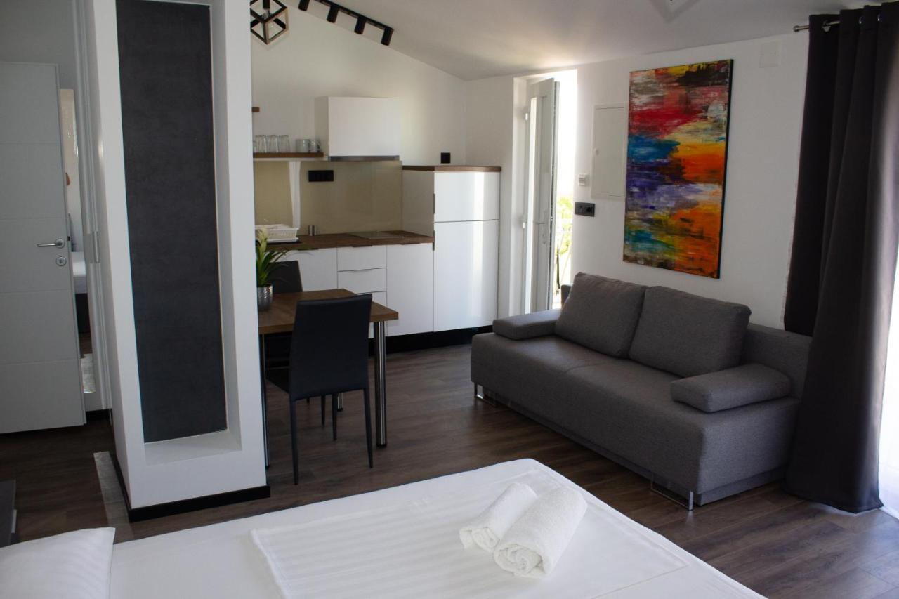 Apartments Villa Jelena Vodice Exterior foto