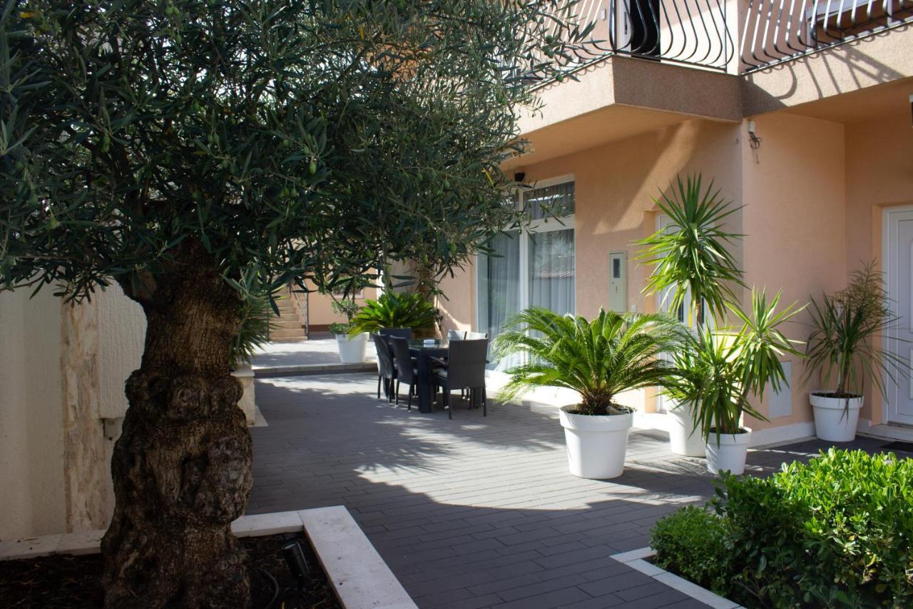Apartments Villa Jelena Vodice Exterior foto