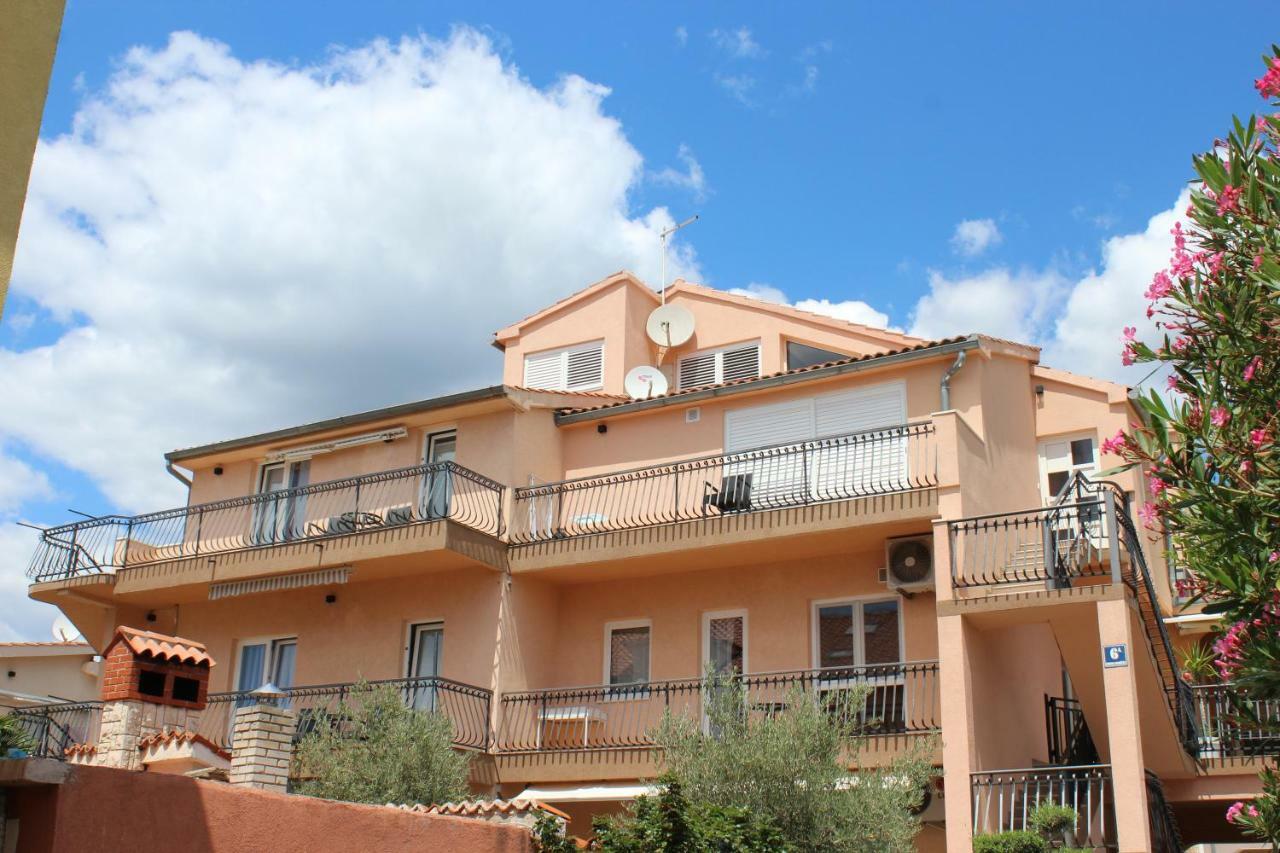 Apartments Villa Jelena Vodice Exterior foto