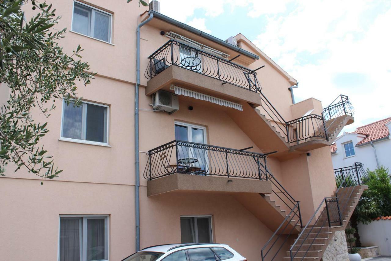 Apartments Villa Jelena Vodice Exterior foto