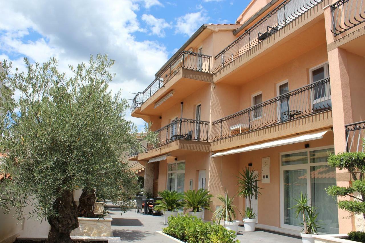 Apartments Villa Jelena Vodice Exterior foto